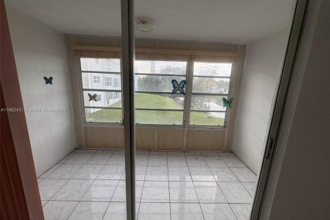 Condominio en venta en Sunrise, Florida, 1 dormitorio, 59.46 m2 № 1893276 - foto 19