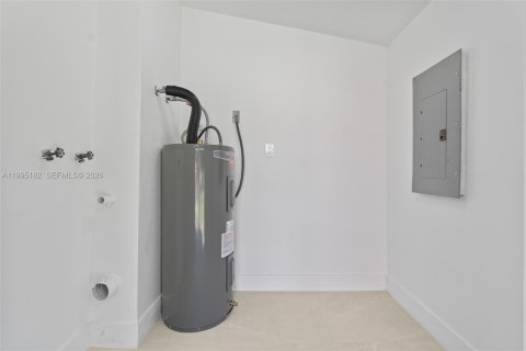 Casa en venta en Miami, Florida, 4 dormitorios, 106.28 m2 № 2062676 - foto 28