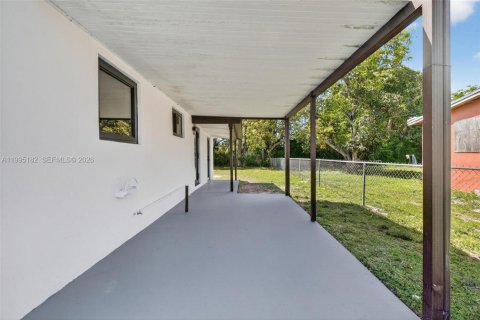 Casa en venta en Miami, Florida, 4 dormitorios, 106.28 m2 № 2062676 - foto 26