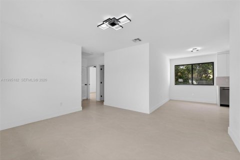 Casa en venta en Miami, Florida, 4 dormitorios, 106.28 m2 № 2062676 - foto 6
