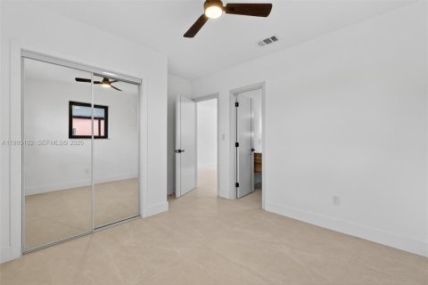 Casa en venta en Miami, Florida, 4 dormitorios, 106.28 m2 № 2062676 - foto 17