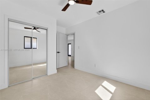 Casa en venta en Miami, Florida, 4 dormitorios, 106.28 m2 № 2062676 - foto 24