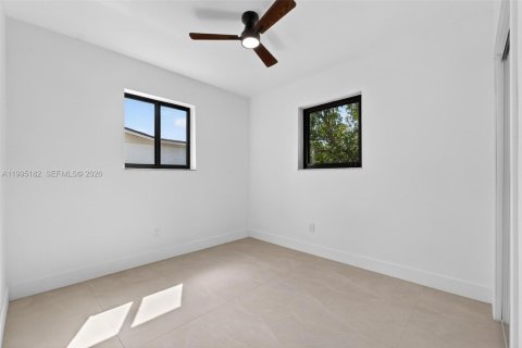 Casa en venta en Miami, Florida, 4 dormitorios, 106.28 m2 № 2062676 - foto 23
