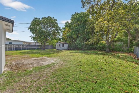 Casa en venta en Miami, Florida, 4 dormitorios, 106.28 m2 № 2062676 - foto 29