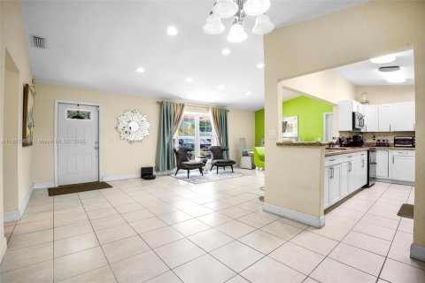 Casa en venta en Homestead, Florida, 3 dormitorios, 160.16 m2 № 1941904 - foto 6