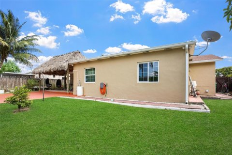 Casa en venta en Homestead, Florida, 3 dormitorios, 160.16 m2 № 1941904 - foto 29