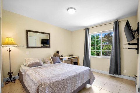 Casa en venta en Homestead, Florida, 3 dormitorios, 160.16 m2 № 1941904 - foto 12