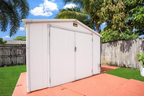 Casa en venta en Homestead, Florida, 3 dormitorios, 160.16 m2 № 1941904 - foto 30