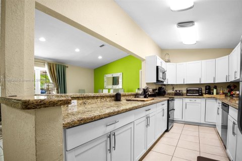 Casa en venta en Homestead, Florida, 3 dormitorios, 160.16 m2 № 1941904 - foto 8