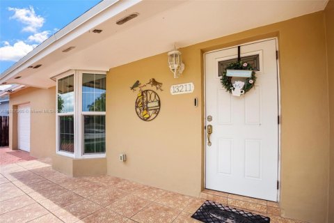 Casa en venta en Homestead, Florida, 3 dormitorios, 160.16 m2 № 1941904 - foto 3