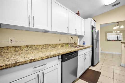 Casa en venta en Homestead, Florida, 3 dormitorios, 160.16 m2 № 1941904 - foto 9