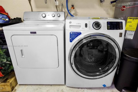 Casa en venta en Homestead, Florida, 3 dormitorios, 160.16 m2 № 1941904 - foto 21