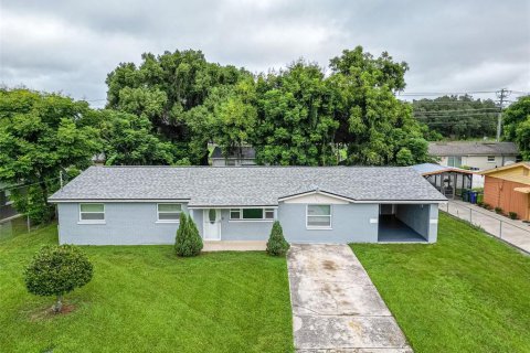 House in Lakeland, Florida 4 bedrooms, 172.24 sq.m. № 1371932 - photo 1