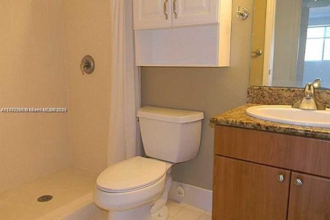 Copropriété à vendre à Hallandale Beach, Floride: 2 chambres, 106.84 m2 № 1598971 - photo 13