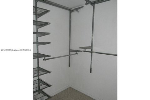 Copropriété à vendre à Hallandale Beach, Floride: 2 chambres, 106.84 m2 № 1598971 - photo 17