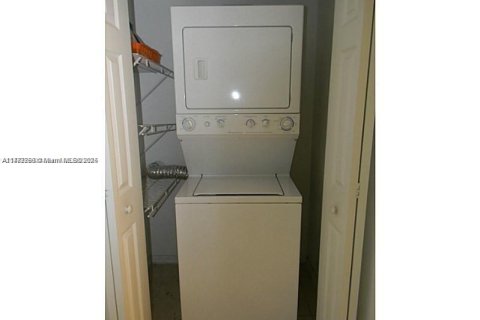 Copropriété à vendre à Hallandale Beach, Floride: 2 chambres, 106.84 m2 № 1598971 - photo 16
