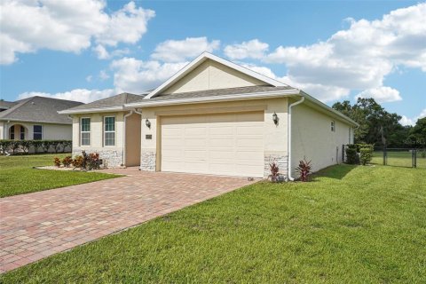 House in Howey-in-the-Hills, Florida 3 bedrooms, 153.38 sq.m. № 1840231 - photo 2