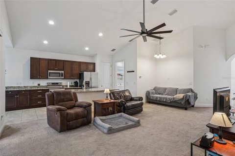 House in Howey-in-the-Hills, Florida 3 bedrooms, 153.38 sq.m. № 1840231 - photo 8