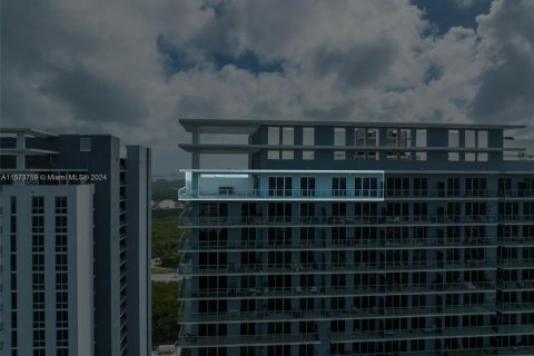 Condo in North Miami Beach, Florida, 4 bedrooms  № 1812293 - photo 5