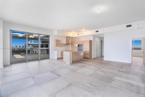 Condo in North Miami Beach, Florida, 4 bedrooms  № 1812293 - photo 12