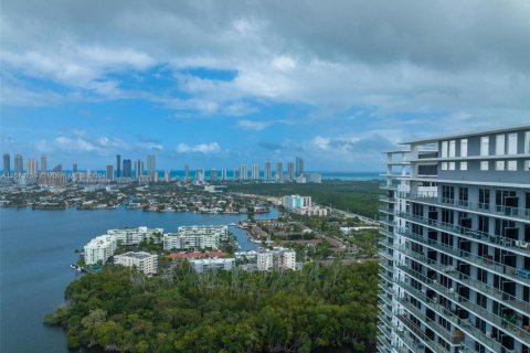 Condo in North Miami Beach, Florida, 4 bedrooms  № 1812293 - photo 10