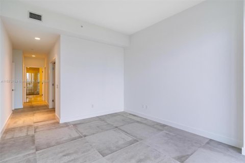 Condo in North Miami Beach, Florida, 4 bedrooms  № 1812293 - photo 21