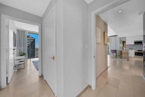 Condo in Miami, Florida, 3 bedrooms № 1797731 - photo 11