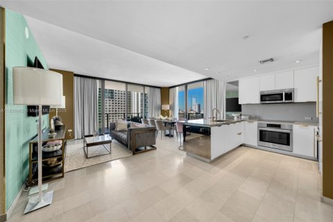 Condo in Miami, Florida, 3 bedrooms № 1797731 - photo 4