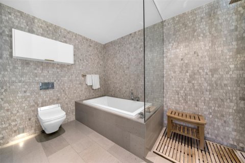 Condo in Miami, Florida, 3 bedrooms № 1797731 - photo 19