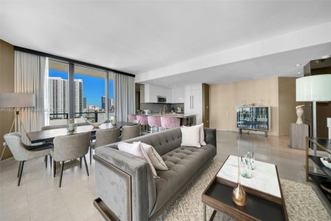 Condo in Miami, Florida, 3 bedrooms № 1797731 - photo 6