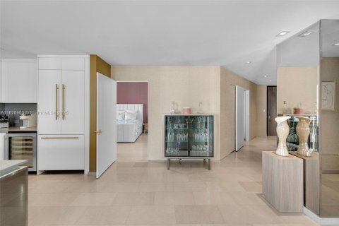 Condo in Miami, Florida, 3 bedrooms № 1797731 - photo 3