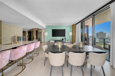 Condo in Miami, Florida, 3 bedrooms № 1797731 - photo 10