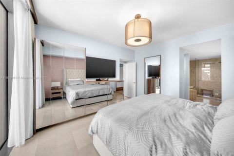 Condo in Miami, Florida, 3 bedrooms № 1797731 - photo 15