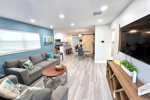 Casa en venta en Lantana, Florida, 3 dormitorios, 103.96 m2 № 1956634 - foto 15