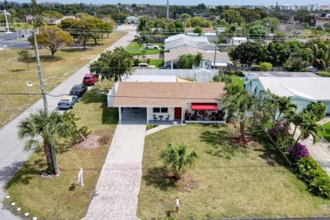 Casa en venta en Lantana, Florida, 3 dormitorios, 103.96 m2 № 1956634 - foto 4