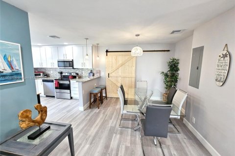 Casa en venta en Lantana, Florida, 3 dormitorios, 103.96 m2 № 1956634 - foto 17