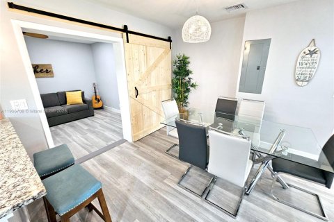 Casa en venta en Lantana, Florida, 3 dormitorios, 103.96 m2 № 1956634 - foto 14