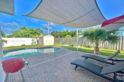 Casa en venta en Lantana, Florida, 3 dormitorios, 103.96 m2 № 1956634 - foto 23