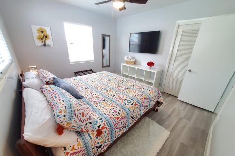 Casa en venta en Lantana, Florida, 3 dormitorios, 103.96 m2 № 1956634 - foto 11