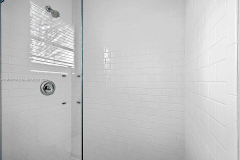 Casa en venta en Lantana, Florida, 3 dormitorios, 103.96 m2 № 1956634 - foto 30