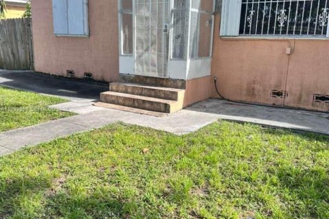 Villa ou maison à Miami, Floride 4 chambres, 115.01 m2 № 2055899