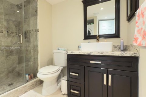 Condo in Weston, Florida, 2 bedrooms  № 2005079 - photo 22