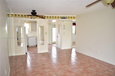 Copropriété à vendre à Sunrise, Floride: 2 chambres, 78.97 m2 № 2240906 - photo 2