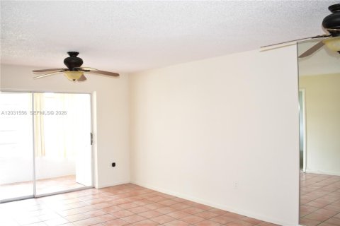Copropriété à vendre à Sunrise, Floride: 2 chambres, 78.97 m2 № 2240906 - photo 7