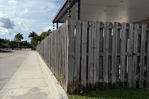 Adosado en venta en Miami, Florida, 2 dormitorios, 131.55 m2 № 2053227 - foto 18