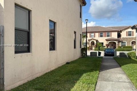 Adosado en venta en Miami, Florida, 2 dormitorios, 131.55 m2 № 2053227 - foto 14