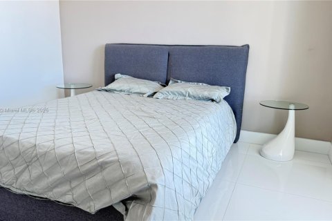 Condominio en venta en Sunny Isles Beach, Florida, 2 dormitorios, 141.58 m2 № 1954149 - foto 9
