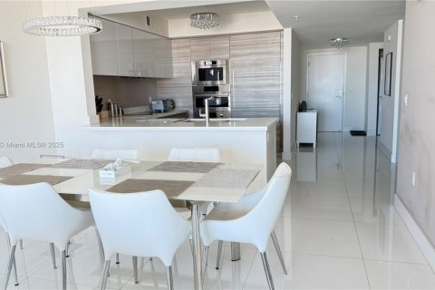 Condominio en venta en Sunny Isles Beach, Florida, 2 dormitorios, 141.58 m2 № 1954149 - foto 4