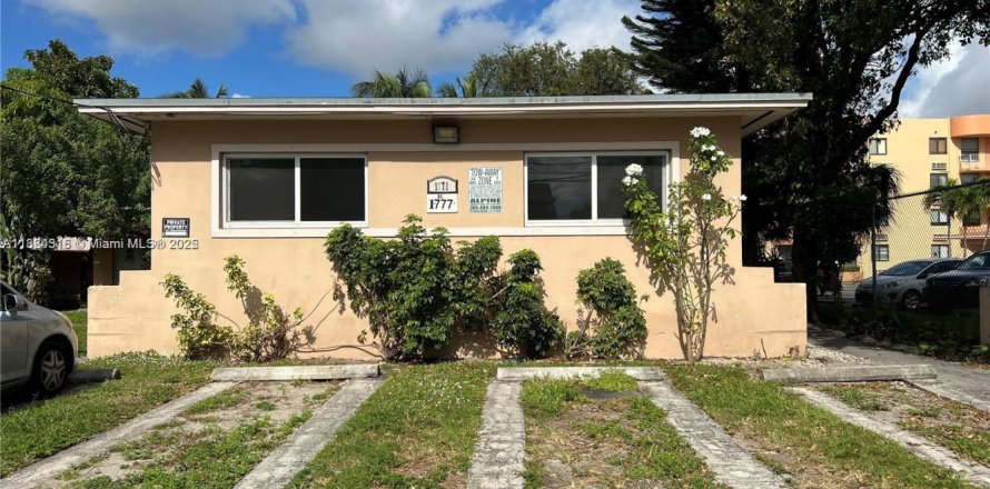 Studio à Miami, Floride № 1930885