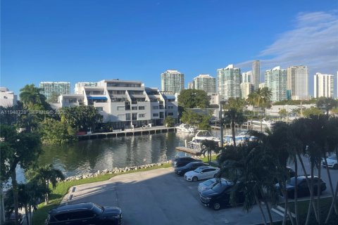 Кондоминиум с 1 спальней в Санни-Айлс-Бич, Флорида № 2005305